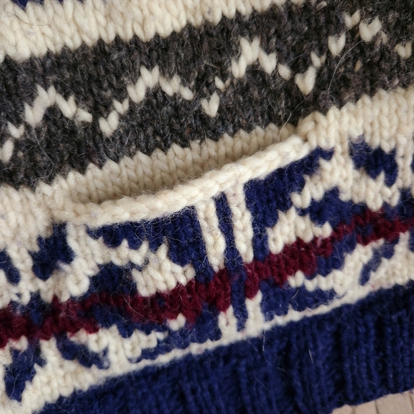 Vintage Equador Chunky Hand Knit Pure Wool Sweater Nordic - Picture 5 of 9